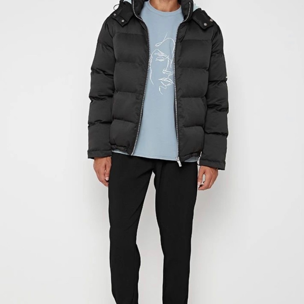 Maniere De Voir Coat for sale. Size Medium. Never worn.